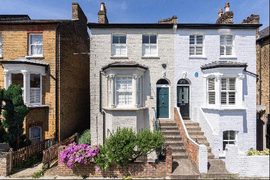 Located in a popular East Dulwich position, this attractive Victorian property is the perf