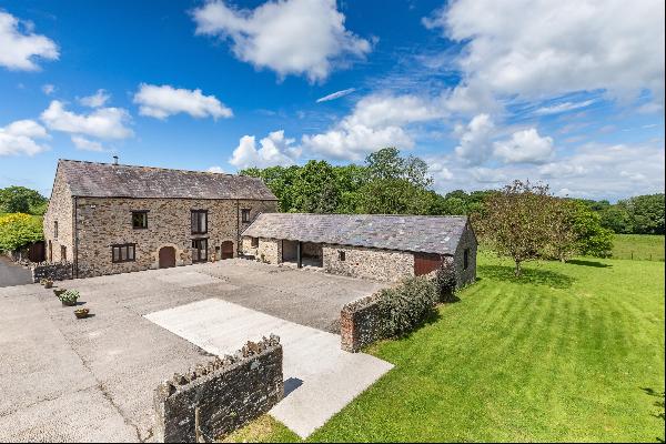 A fantastic Grade II listed 3 bedroom barn conversion with generous rooms, outbuildings an