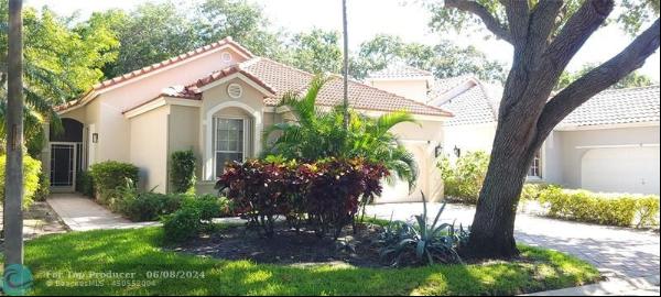 5327 Brookview Dr, Boynton Beach FL 33437