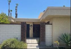 6735 Harwood Circle, Palm Springs CA 92264