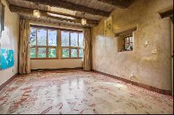 204 Upper Ranchitos Rd, Taos NM 87571