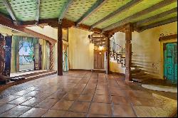 204 Upper Ranchitos Rd, Taos NM 87571