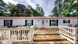 125 Pond View Circle, Hampstead NC 28443