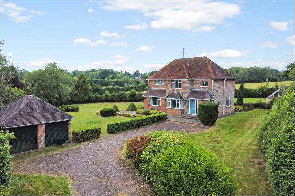 Parrotts Lane, Cholesbury, Tring, Hertfordshire, HP23 6NE