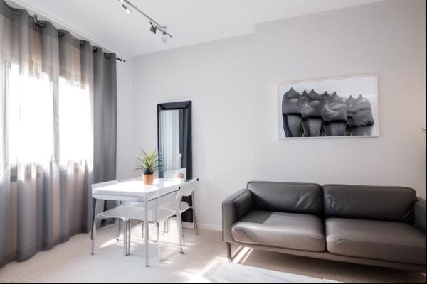 Flat For Sale With Tourism Licence, Eixample, Barcelona