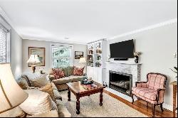 70 Lakeview Ave, Falmouth MA 02540