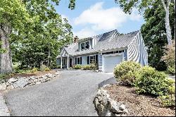 70 Lakeview Ave, Falmouth MA 02540