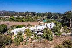 House in El Maiten condominium in Cachagua.