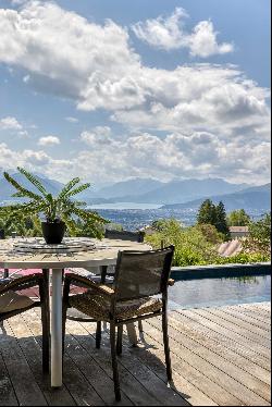 Exceptional villa with panoramic view of the mountains and Lake Annecy