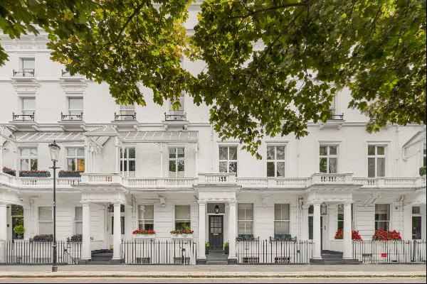 A stunning penthouse apartment with enviable Belgravia address