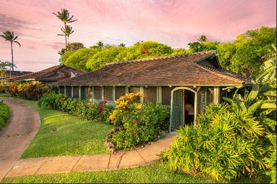 Authentic and Unique Kaanapali Maui Cottage