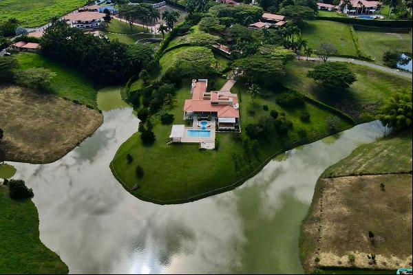 Condominio Hacienda Malabar, Casa 14. Pereira, Risaralda - Colombia