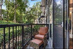 Beautifully Updated End Unit In The Quiet Community Of Buckhead's Lenox Heights