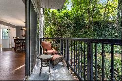 Beautifully Updated End Unit In The Quiet Community Of Buckhead's Lenox Heights