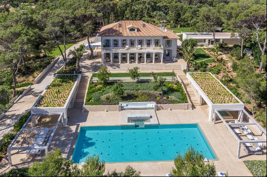 Impressive Mediterranean mansion in Alcudia.