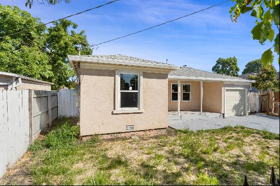 Cozy and Updated Home with Spacious Backyard 