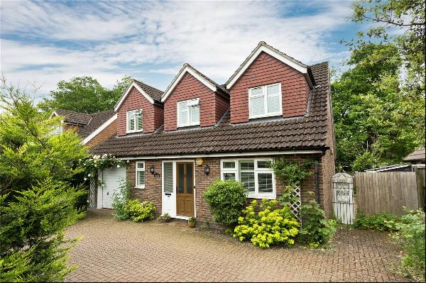 Oatlands Avenue, Weybridge, Surrey, KT13 9TR