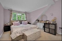 Oatlands Avenue, Weybridge, Surrey, KT13 9TR