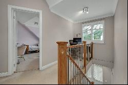 Oatlands Avenue, Weybridge, Surrey, KT13 9TR