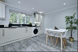 Brooklands Lane, Weybridge, Surrey, KT13 8UX