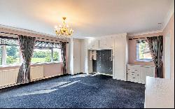 Redesmere Drive, Alderley Edge, Cheshire, SK9 7UR