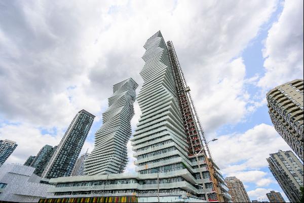 3900 Confederation Pkwy #4306, Mississauga ON L5B0M3