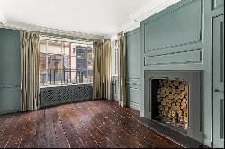 Refurbished townhouse with private terraced garden for rent in Mayfair