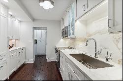 Exclusively Private and Immaculately Renovated Townhouse