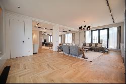 Impressive fully furnished penthouse with panoramic views in the White Quarter