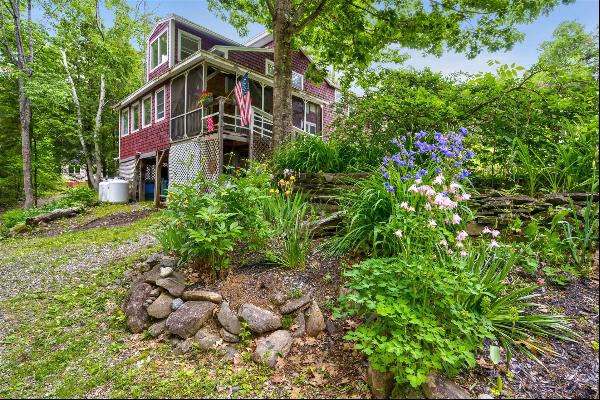 490 South Road, Holden ME 04429