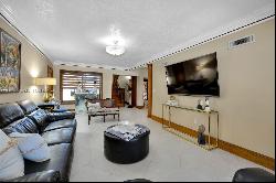 8461 Grand Canal Dr, Miami FL 33144