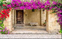 Provencal-style villa in Mougins with sea views, a short stroll from the village