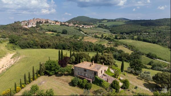 Casale Il Poggio with garden, Trequanda, Siena – Tuscany