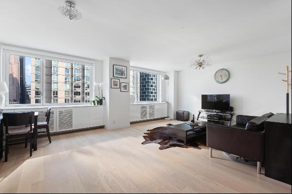 <div><span>Generously proportioned two-bedroom, two-bathroom home in the heart of Manhatta