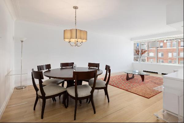 SUNLIT ONE BEDROOM IN LANDMARKED HEART OF UPPER EAST SIDEThis one bedroom gem is perched o