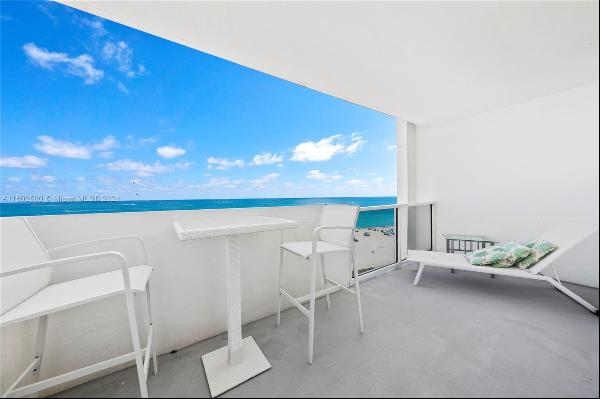 Refined 1-bed residence with a spacious floorplan complemented by excellent ocean and city