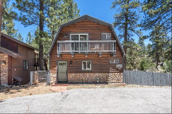 42662 Juniper Drive, Big Bear Lake, CA 92315