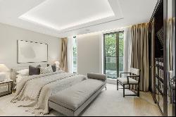 Generously proportioned and immaculately finished apartment in luxury Belgravia