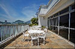 Penthouse with panoramic views of Guanabara Bay