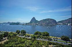 Penthouse with panoramic views of Guanabara Bay