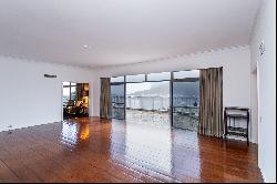 Penthouse with panoramic views of Guanabara Bay