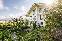 Luxury villa with a view over Lake Hopfensee