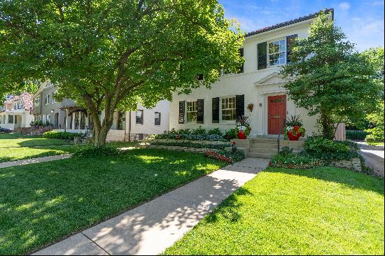 Spacious & Beautifully Renovated Clayton Home