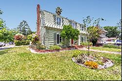 Charming Colonial Style House in Redwood City! 