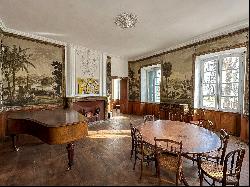 18th century bourgeois house out of time