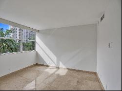 1880 S Ocean Dr, #402, Hallandale Beach, FL