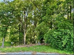 Lakevue Dr, Penn Twp - But PA 16002