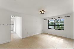 10670 SW 87th Ave Unit 10670, Miami FL 33176