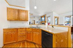 8944 N Ridgewood Ct, Park City KS 67147