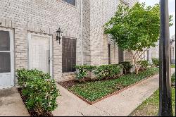 7321 Regency Square Court #7321, Houston TX 77036